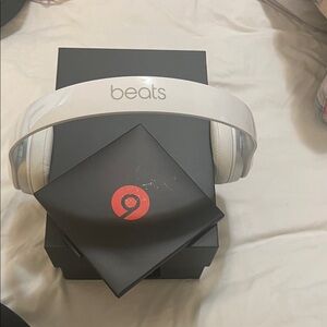 Beats by Dre White Over-Ear Headphones